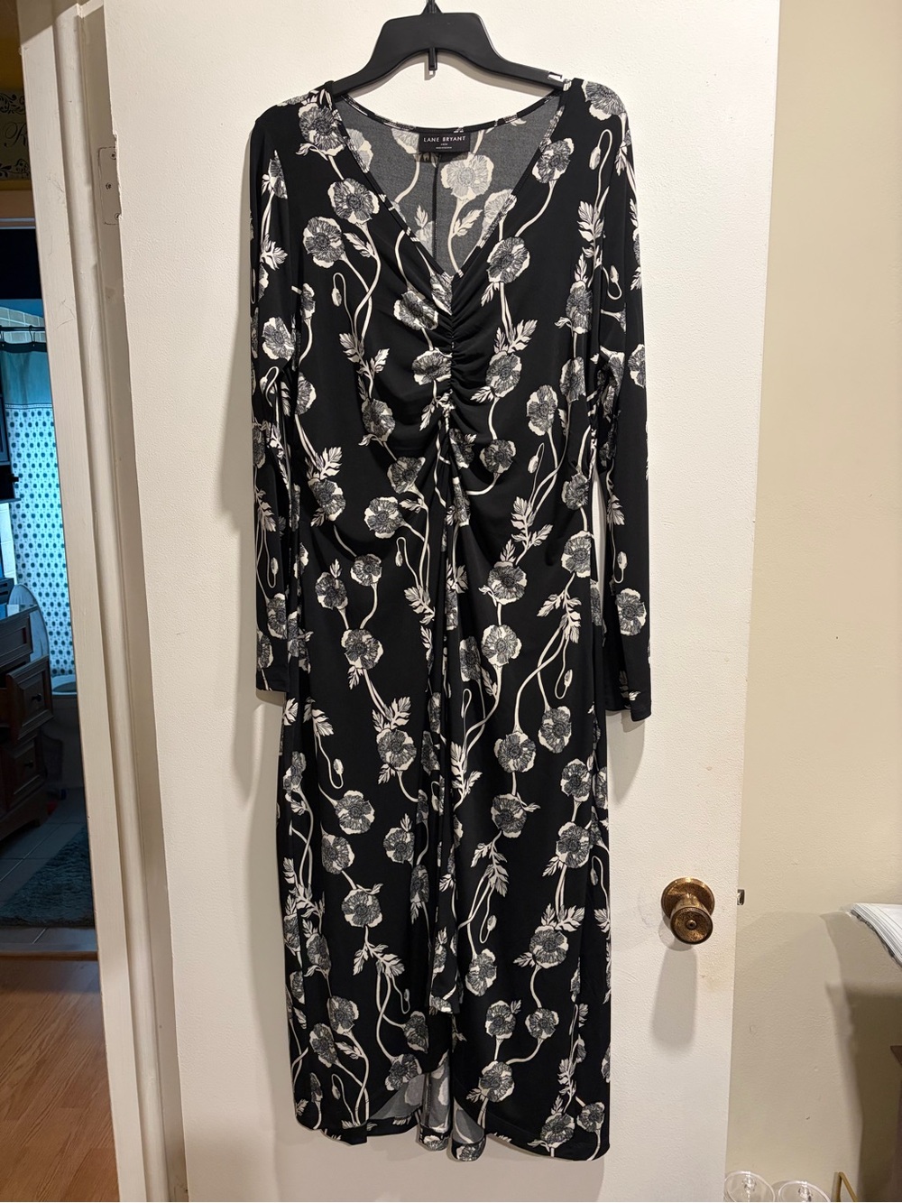Lane Bryant Black & White Floral Ruched Long Sleeve Dress